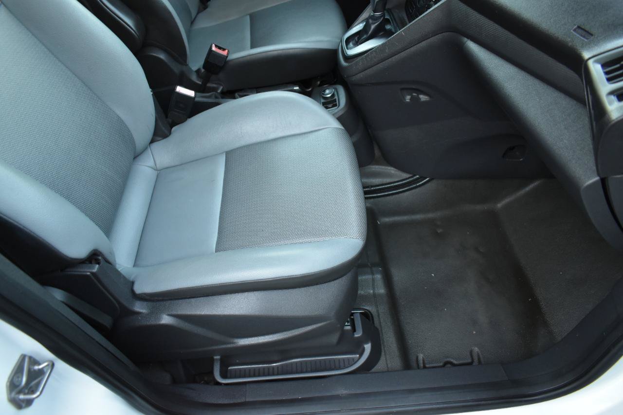 Used 2016 Ford Transit Connect XL FWD image 21