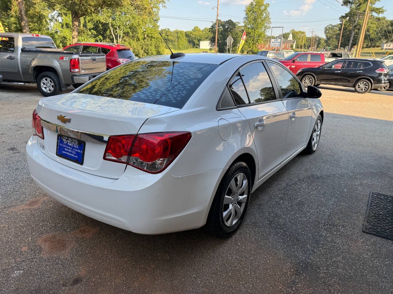 Used 2015 Chevrolet Cruze LS FWD image 4