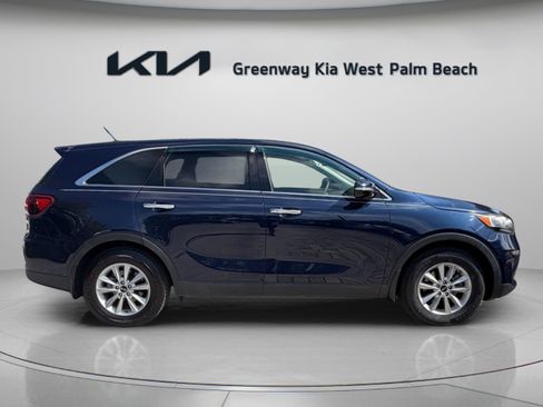 Used 2019 Kia Sorento FWD image 8