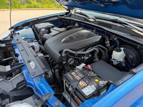 Used 2018 Toyota Tacoma SR5 RWD image 43