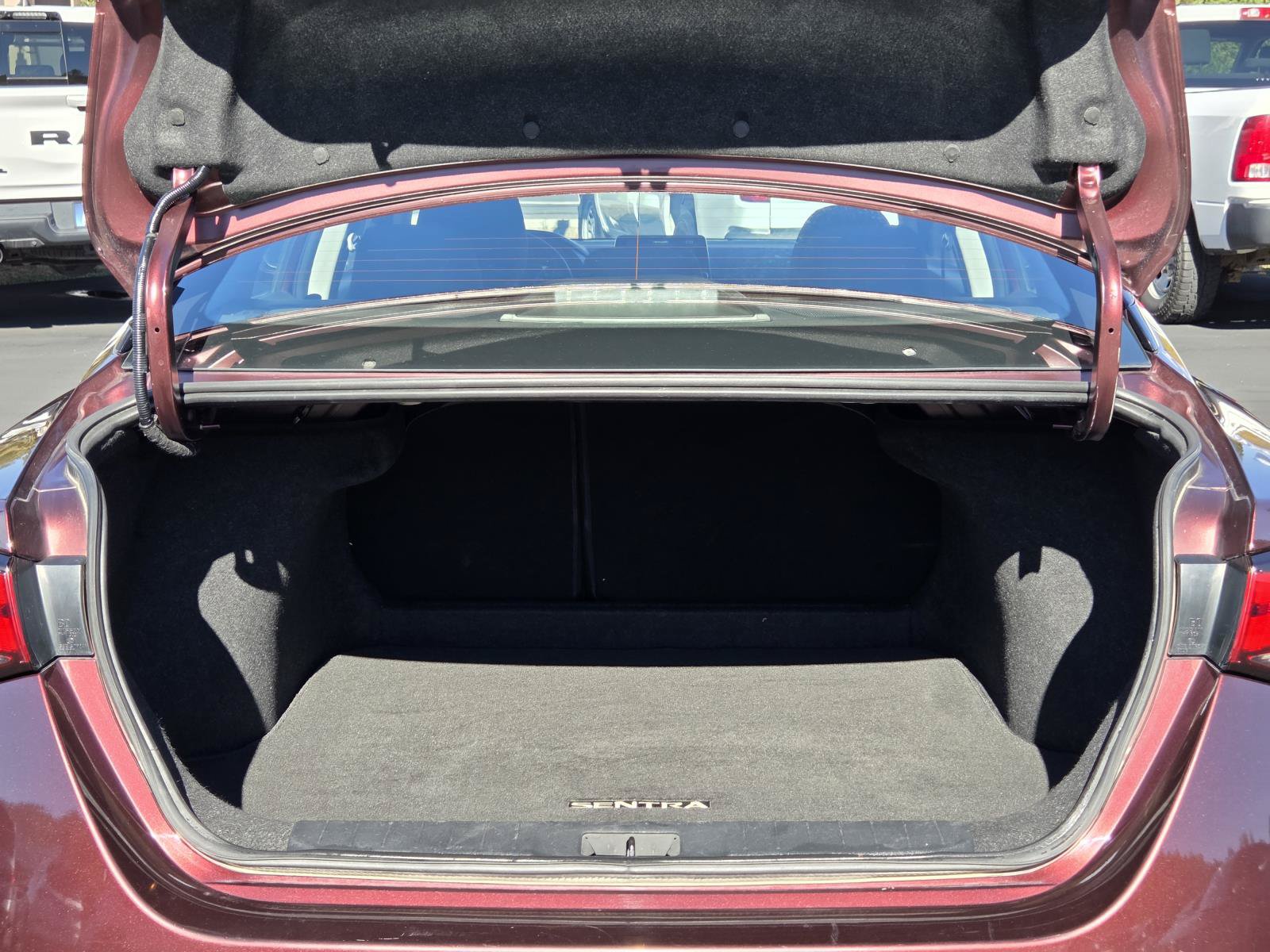 Used 2025 Nissan Sentra SV FWD image 17