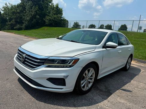 Used 2020 Volkswagen Passat 2.0T SE FWD image 2