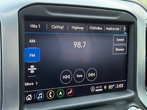 Used 2022 GMC Sierra 1500 SLT w/ SLT Premium Plus Package AWD/4WD image 17