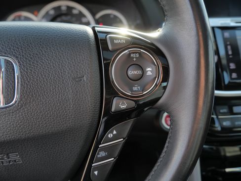 Used 2016 Honda Accord EX-L image 29