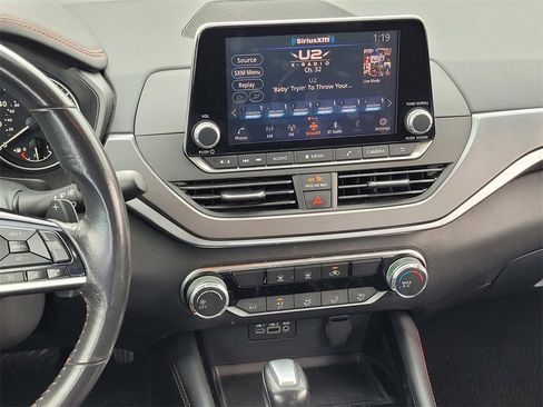 Used 2023 Nissan Altima 2.5 SR image 14