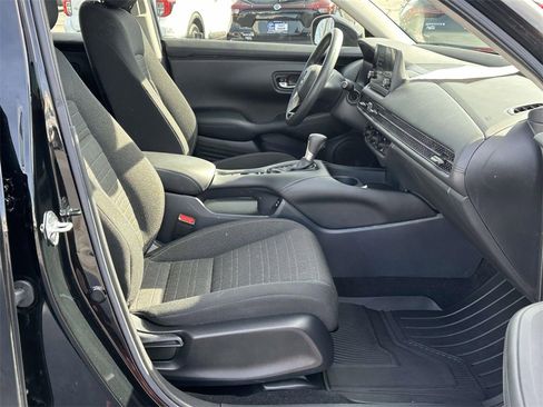 Certified 2025 Honda HR-V LX image 6