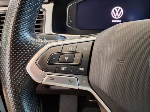 Used 2022 Volkswagen Atlas Cross Sport SEL R-Line AWD/4WD image 9