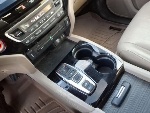 Used 2016 Honda Pilot Touring image 22