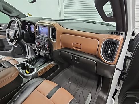 Used 2021 Chevrolet Silverado 1500 High Country w/ Technology Package image 43
