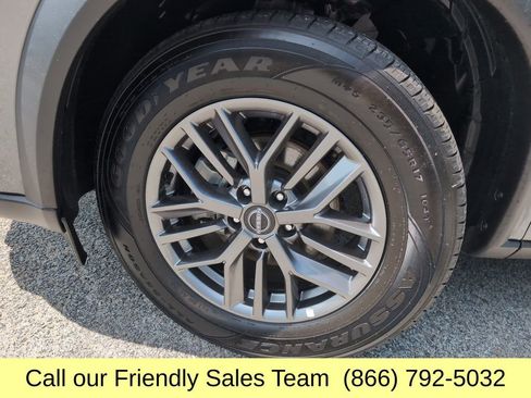 Used 2024 Nissan Rogue S AWD/4WD image 25