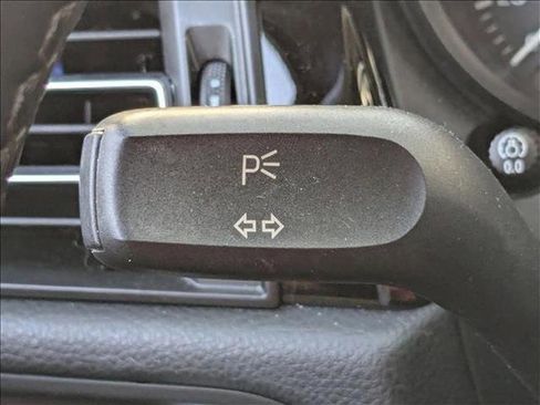 Used 2022 Porsche Macan image 9