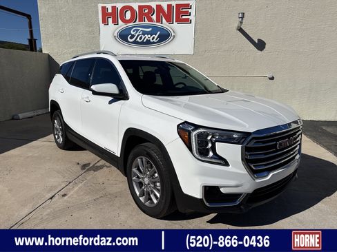 Used 2024 GMC Terrain SLT image 1