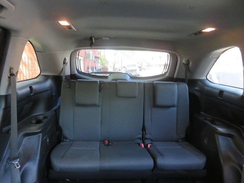 Used 2019 Toyota Highlander LE AWD/4WD image 24
