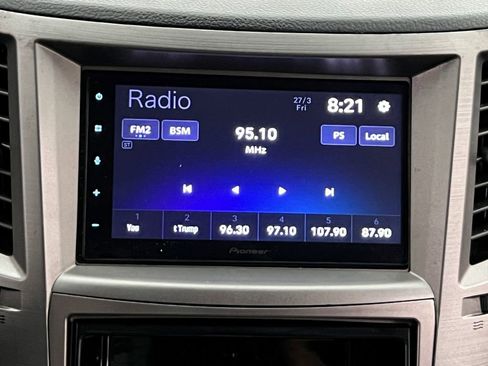 Used 2010 Subaru Outback 2.5i Limited image 15