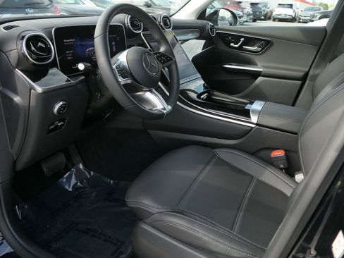Used 2025 Mercedes-Benz GLC 350e 4MATIC image 13