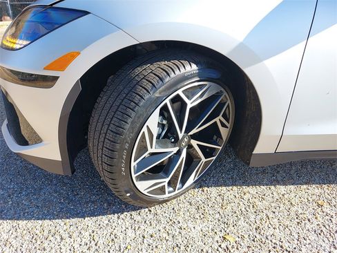 New 2025 Hyundai Ioniq 6 SEL image 31