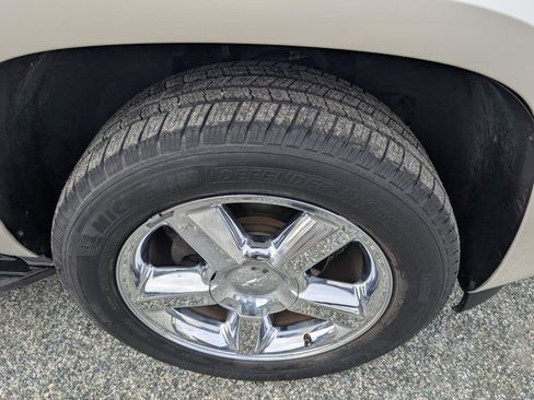 Used 2012 Chevrolet Tahoe LTZ image 4