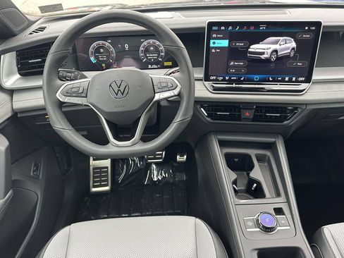 New 2026 Volkswagen Tiguan SE R-Line AWD/4WD image 8