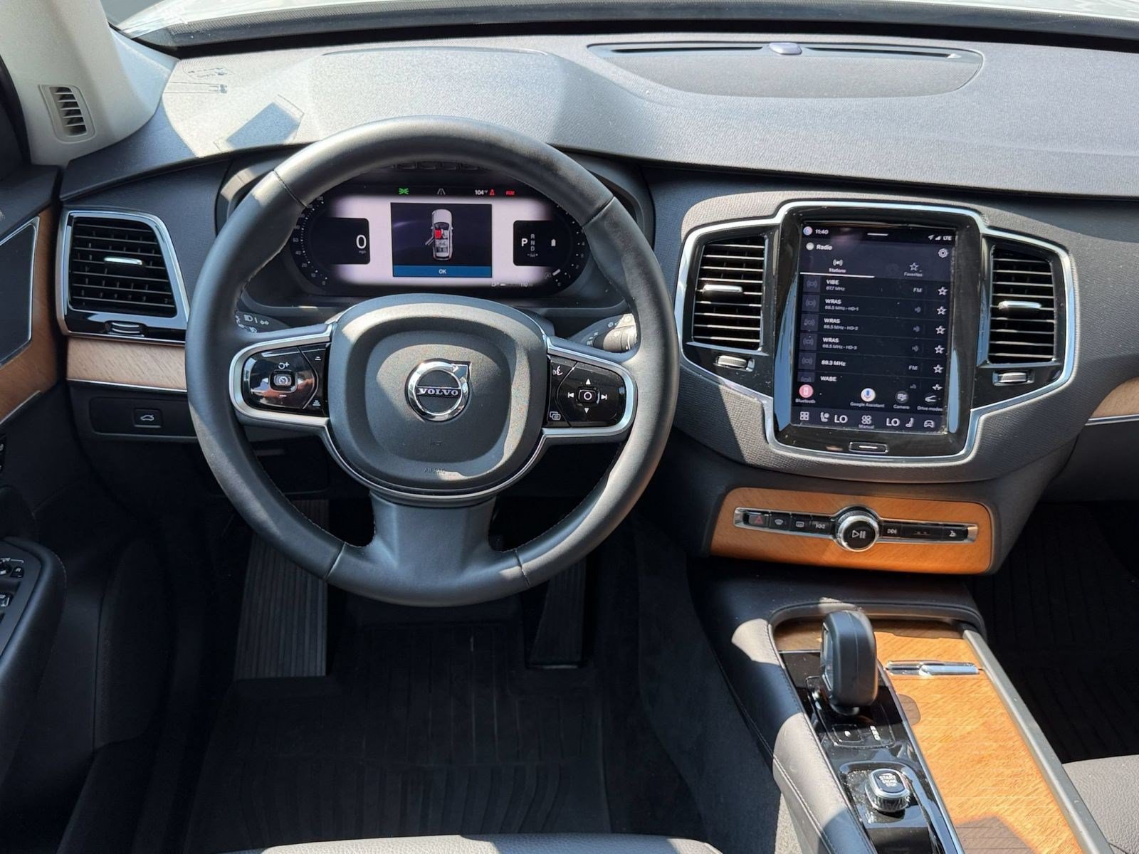 Certified 2024 Volvo XC90 B6 Plus w/ Protection Package Premier AWD/4WD image 29