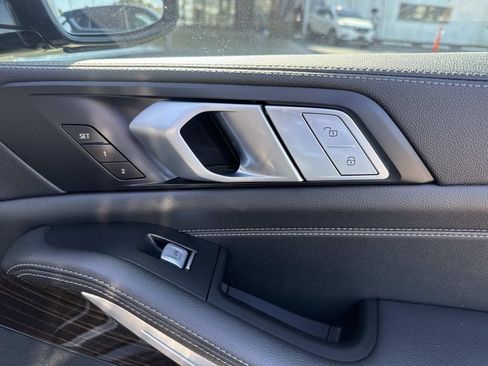 Used 2021 BMW X7 xDrive40i w/ M Sport Package image 15