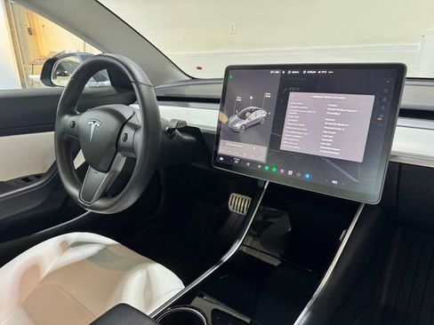 Used 2020 Tesla Model 3 Performance image 30