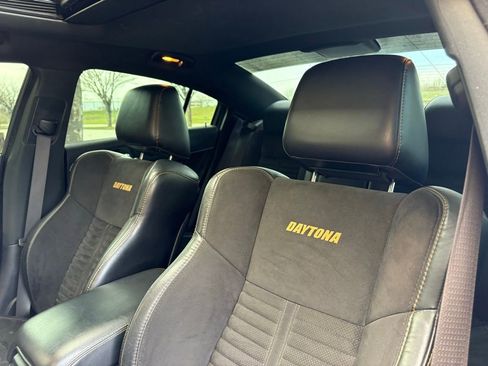 Used 2018 Dodge Charger R/T image 25