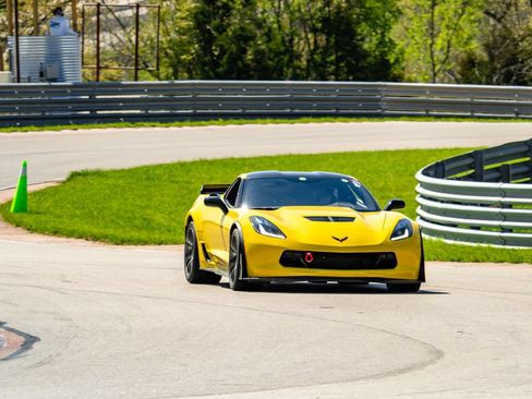 Used 2018 Chevrolet Corvette Z06 RWD image 6