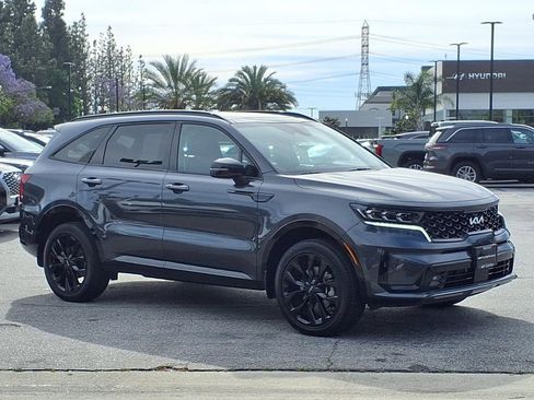 Certified 2023 Kia Sorento SX AWD/4WD image 6