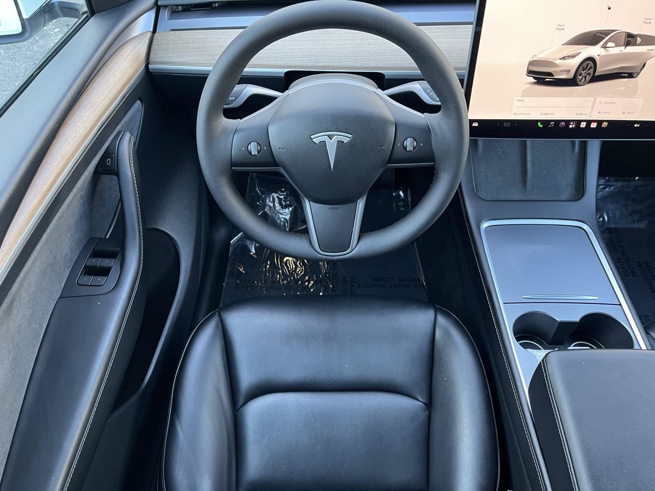 Used 2024 Tesla Model Y Long Range AWD/4WD image 3