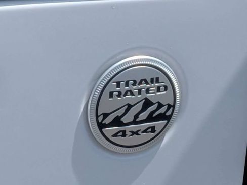 Used 2023 Jeep Wrangler Unlimited Sahara AWD/4WD image 13