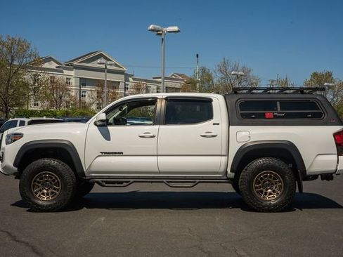 Used 2022 Toyota Tacoma SR5 w/ Trail Edition image 4