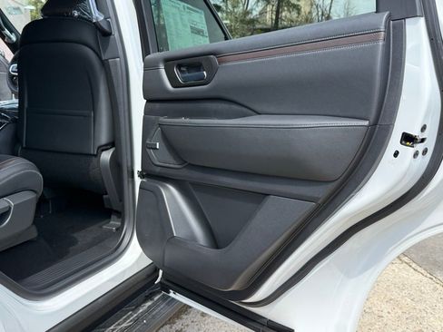 New 2026 Nissan Armada SL w/ Captain's Chari Seat Package AWD/4WD image 26