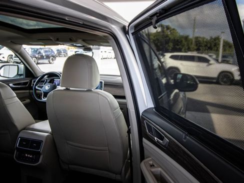 Used 2024 Volkswagen Atlas SEL Premium R-Line image 23