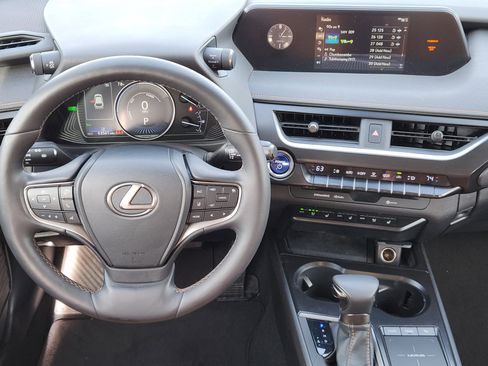 Used 2019 Lexus UX 250h image 33