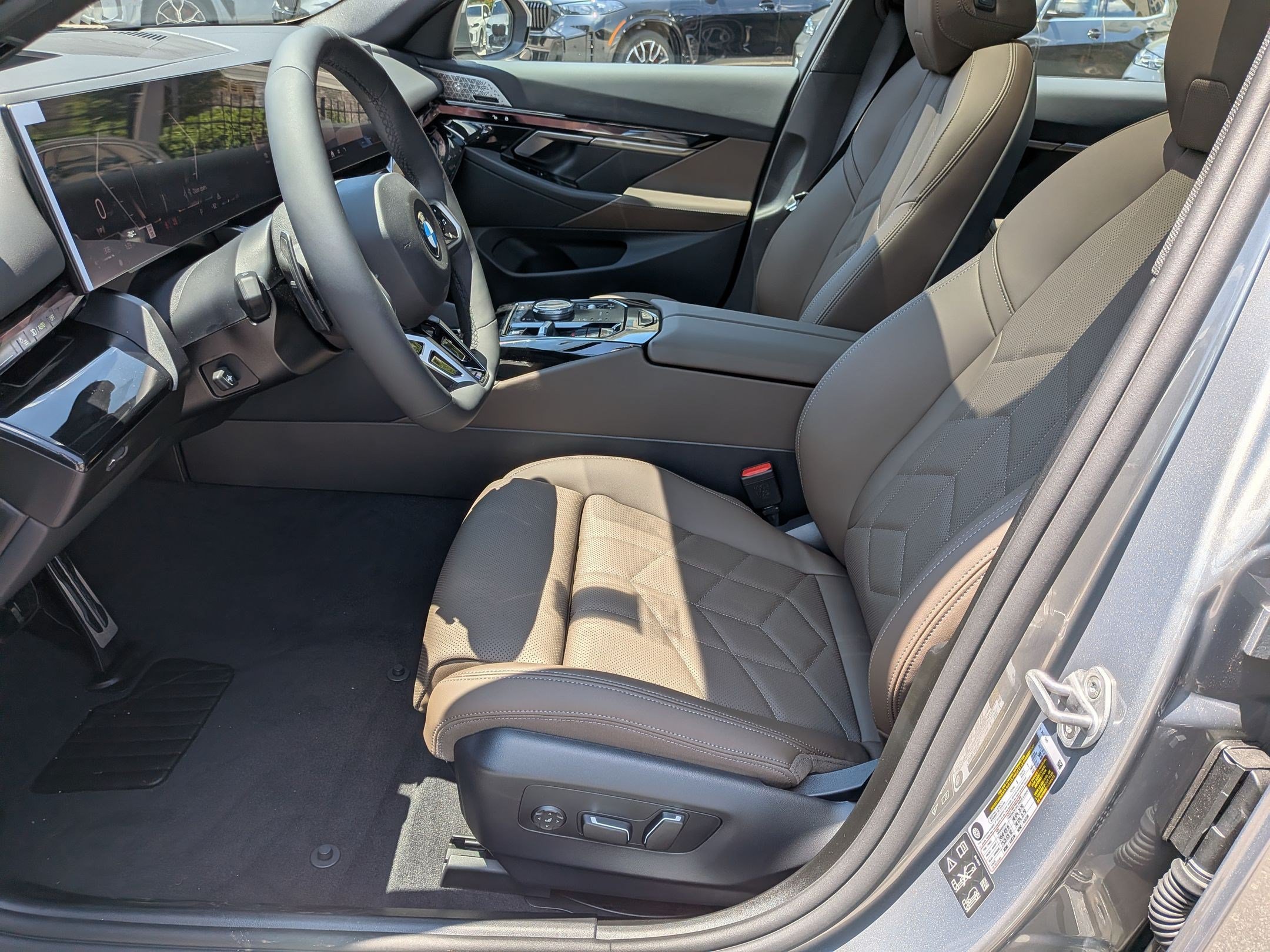 New 2027 BMW 530i xDrive w/ M Sport Package AWD/4WD image 15