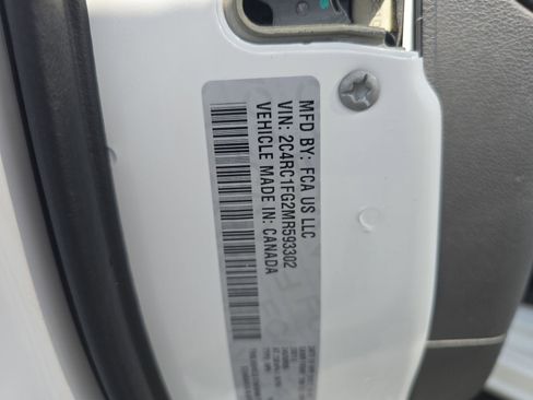 Used 2021 Chrysler Pacifica Touring w/ S Appearance Package image 30