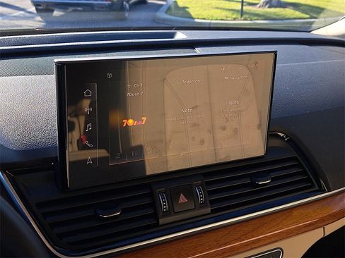 Certified 2023 Audi Q5 2.0T Premium w/ Convenience Package image 12