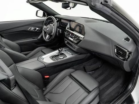 Used 2024 BMW Z4 M40i w/ Premium Package RWD image 25