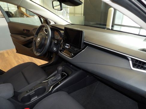 Used 2023 Toyota Corolla LE image 13