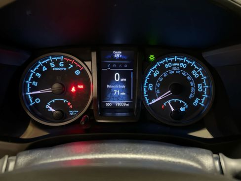 Used 2020 Toyota Tacoma TRD Sport image 21