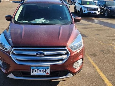Used 2018 Ford Escape SE image 2