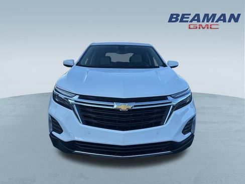 Used 2024 Chevrolet Equinox LT image 2