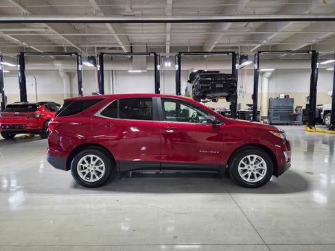 Used 2021 Chevrolet Equinox LT w/ LPO, Chrome Package image 8