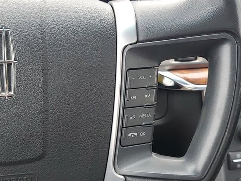 Used 2012 Lincoln MKZ image 21