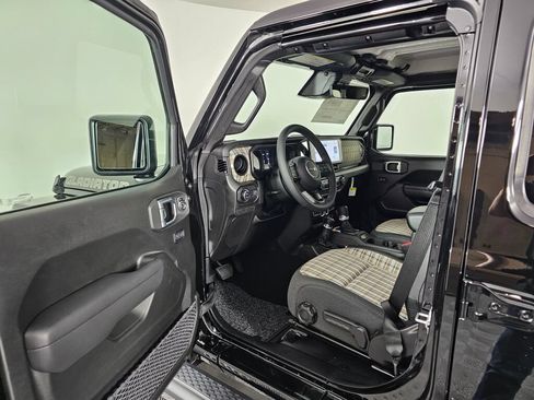 New 2026 Jeep Gladiator Sport AWD/4WD image 22