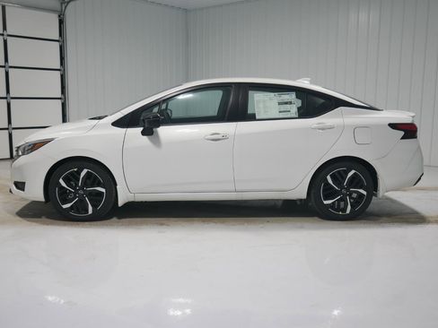 New 2025 Nissan Versa SR w/ Trunk Package image 8