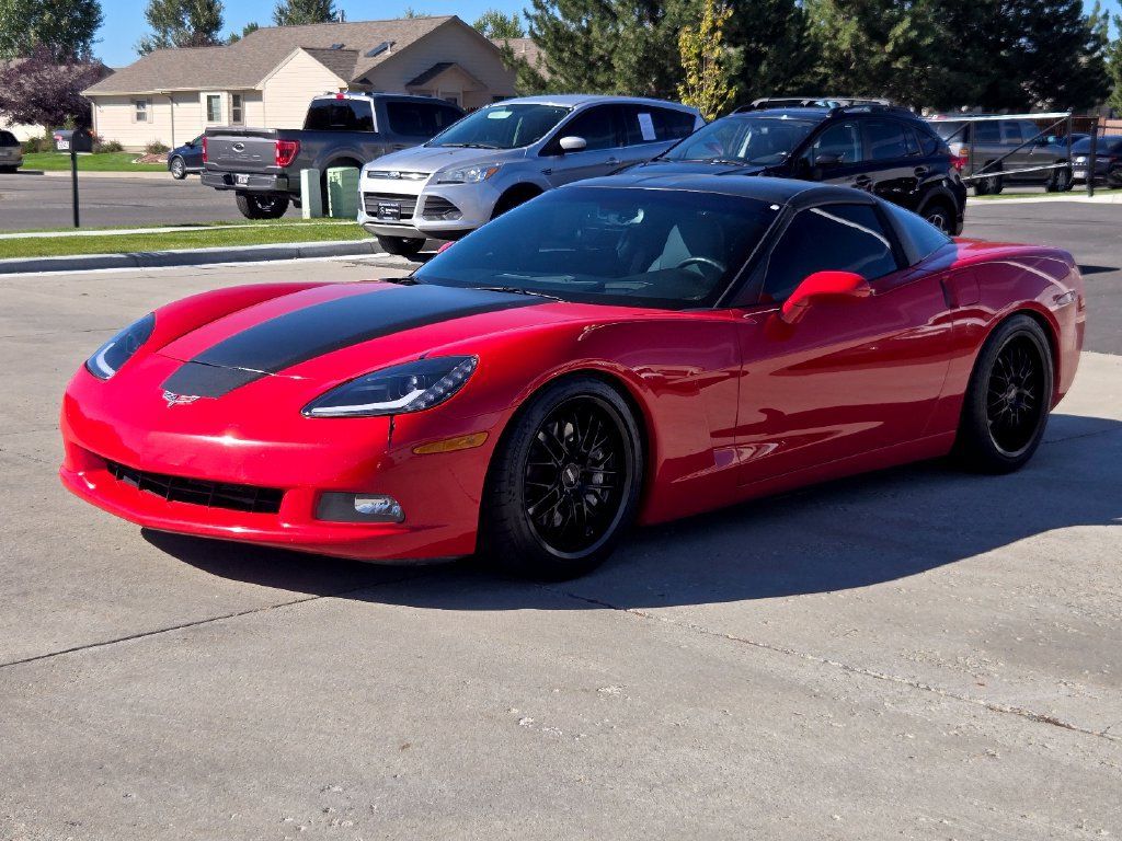 Used 2005 Chevrolet Corvette Coupe w/ Preferred Equipment Group RWD image 39