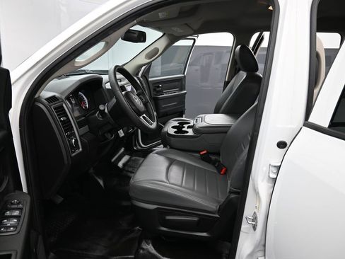 Used 2020 RAM 1500 Tradesman w/ Chrome Appearance Group image 14