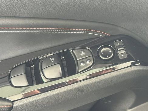 Used 2023 Nissan Altima 2.0 SR FWD image 12