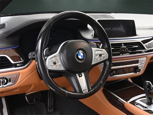 Used 2022 BMW 750i xDrive 750i xDrive w/ Executive Package image 25
